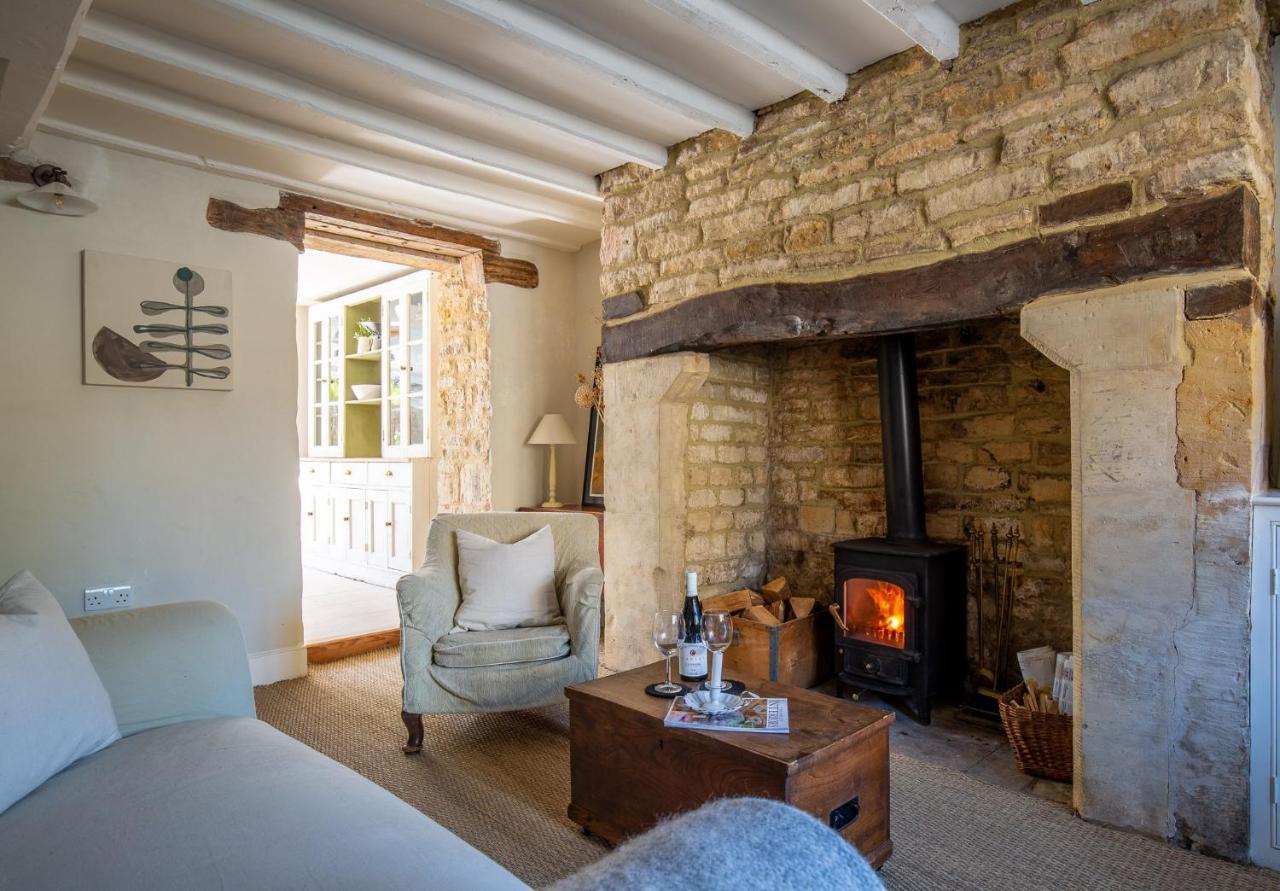 Gleneda Cottage - A Renovated, Traditional Cotswold Cottage Full Of Charm With Fireplace And Garden Bourton on the Hill 外观 照片